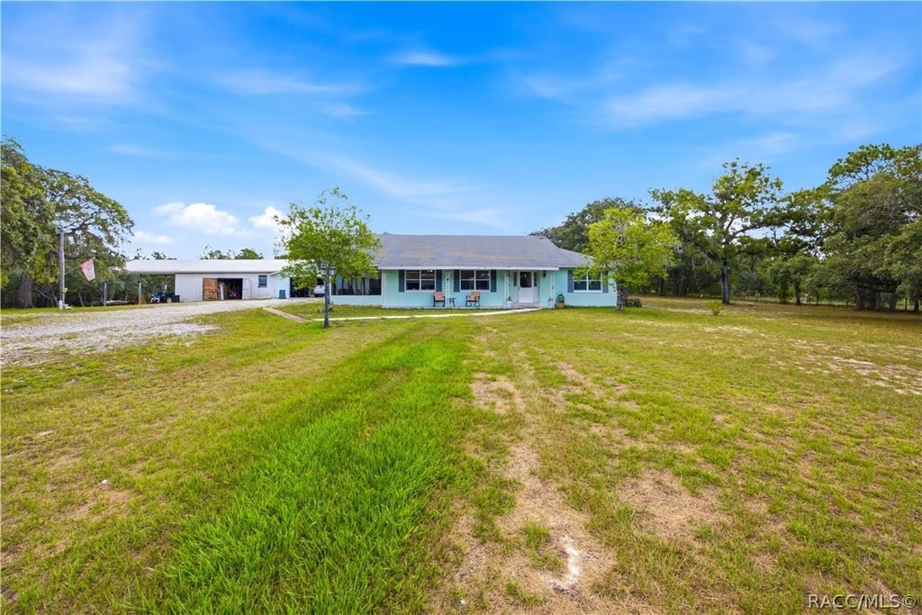 6175 S Canna Lily Avenue, Homosassa, FL 34446
