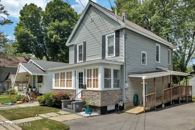 143 Manchester Road, Schenectady, NY 12304