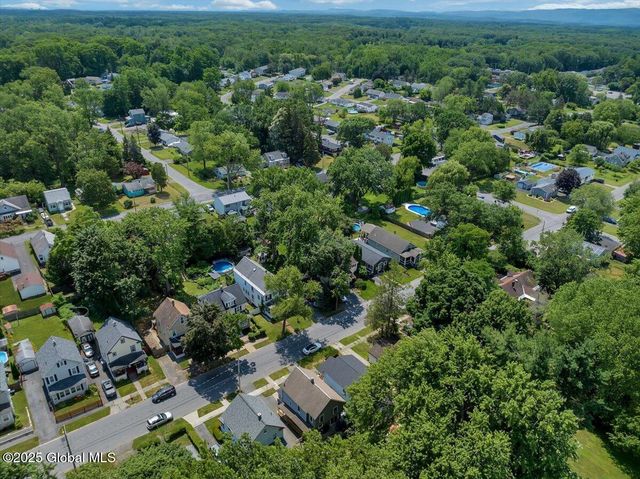 143 Manchester Road, Schenectady, NY 12304