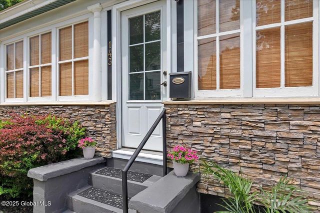 143 Manchester Road, Schenectady, NY 12304