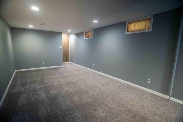 206 Loma Street, Waterloo, IA 50701