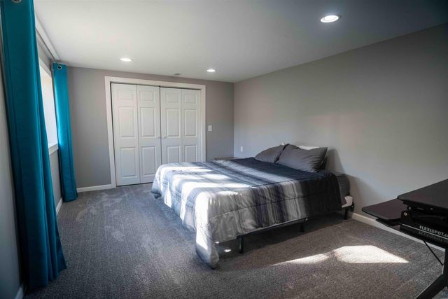 206 Loma Street, Waterloo, IA 50701