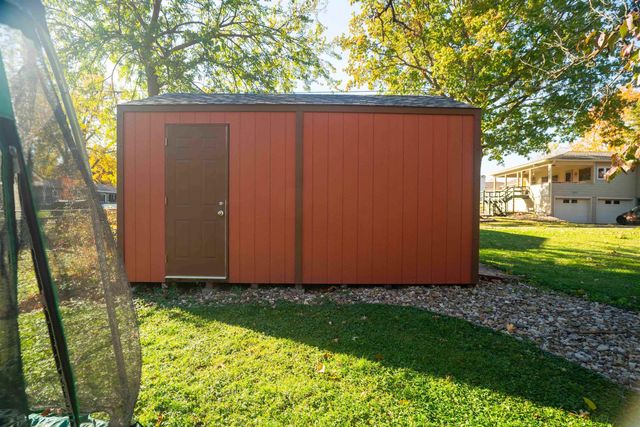 206 Loma Street, Waterloo, IA 50701