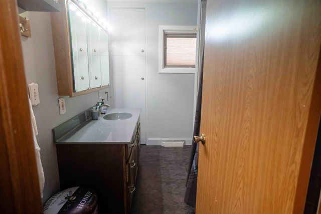 206 Loma Street, Waterloo, IA 50701