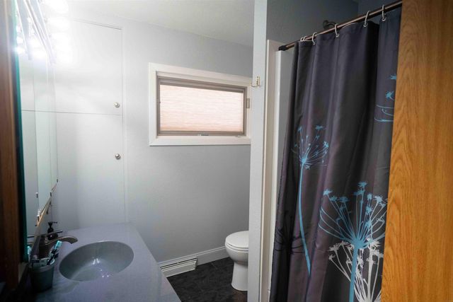 206 Loma Street, Waterloo, IA 50701