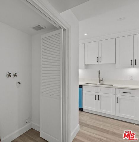 10500 Sunland Boulevard 4, Sunland, CA 91040