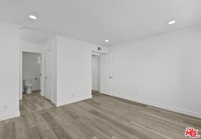 10500 Sunland Boulevard 4, Sunland, CA 91040