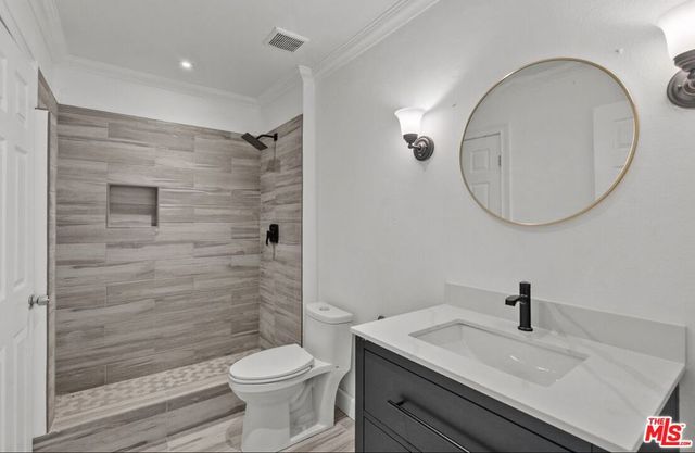 10500 Sunland Boulevard 4, Sunland, CA 91040
