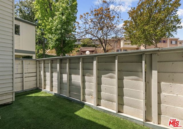 10500 Sunland Boulevard 4, Sunland, CA 91040