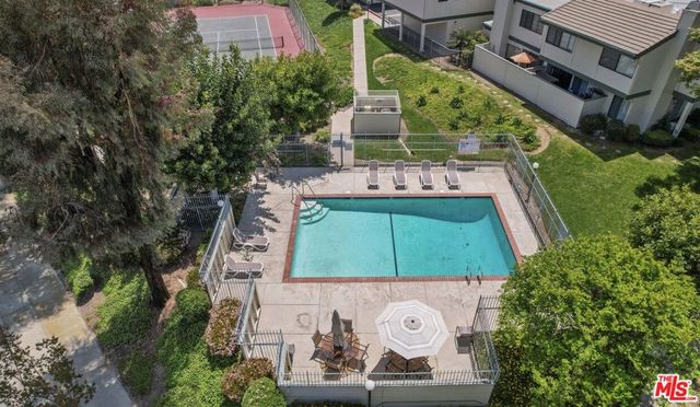 10500 Sunland Boulevard 4, Sunland, CA 91040