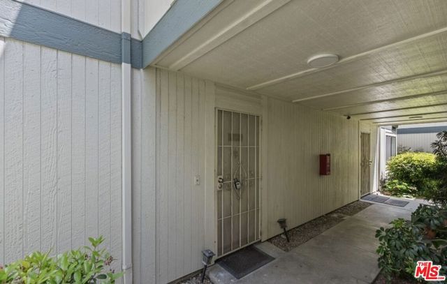 10500 Sunland Boulevard 4, Sunland, CA 91040
