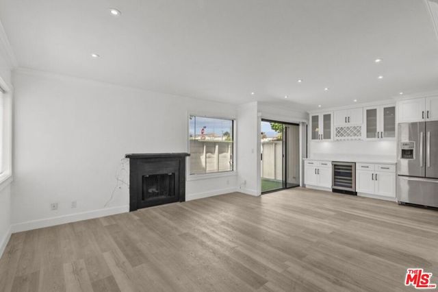 10500 Sunland Boulevard 4, Sunland, CA 91040