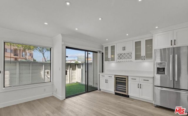 10500 Sunland Boulevard 4, Sunland, CA 91040