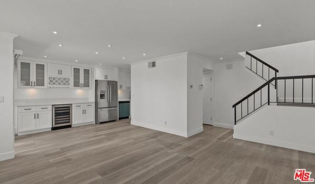 10500 Sunland Boulevard 4, Sunland, CA 91040