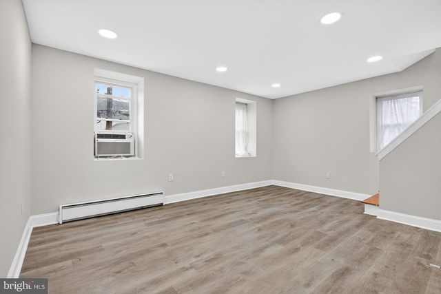 31 EMMETT ST, Phoenixville, PA 19460
