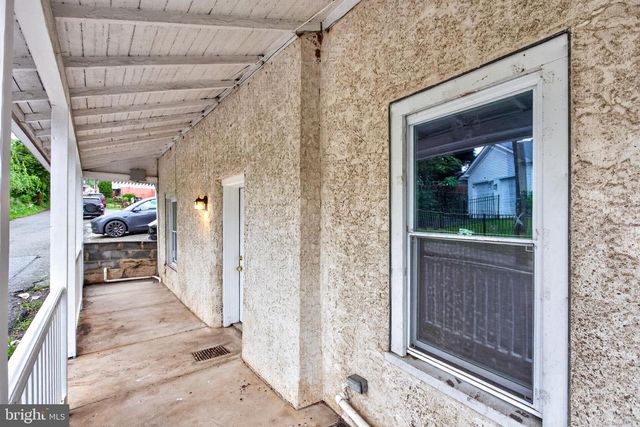 31 EMMETT ST, Phoenixville, PA 19460