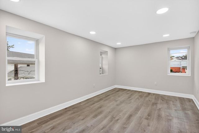 31 EMMETT ST, Phoenixville, PA 19460
