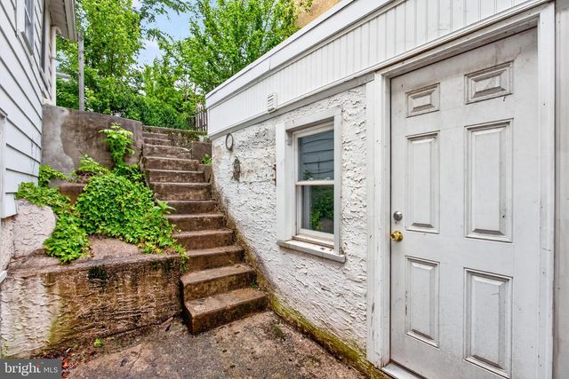 31 EMMETT ST, Phoenixville, PA 19460