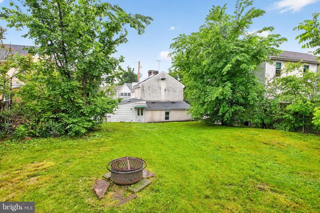 31 EMMETT ST, Phoenixville, PA 19460