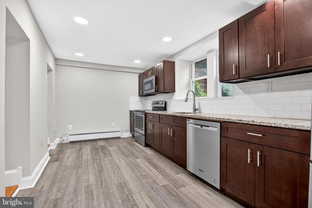 31 EMMETT ST, Phoenixville, PA 19460