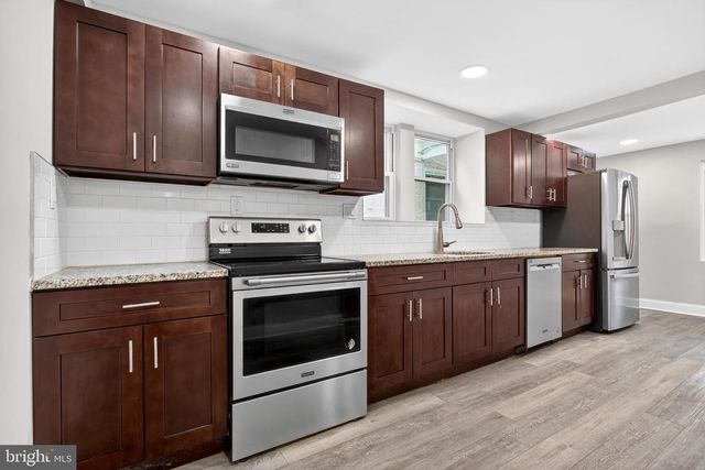 31 EMMETT ST, Phoenixville, PA 19460