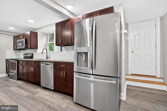 31 EMMETT ST, Phoenixville, PA 19460
