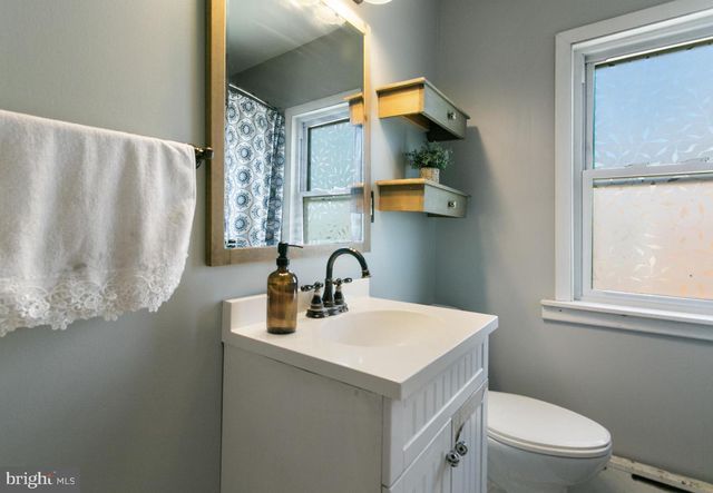 326 BURMONT RD, Drexel Hill, PA 19026