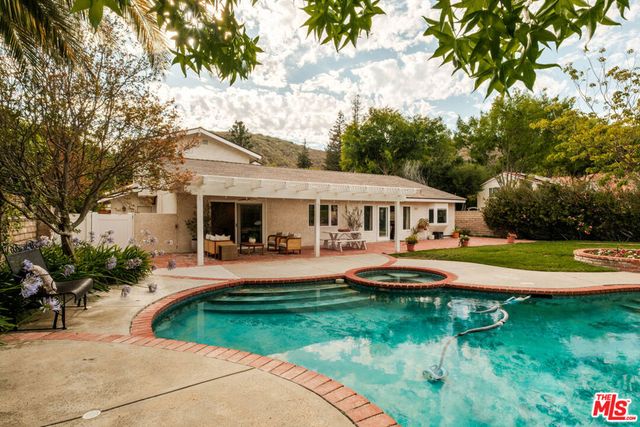 5356 Ambridge Drive, Agoura Hills, CA 91301