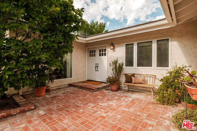 5356 Ambridge Drive, Agoura Hills, CA 91301