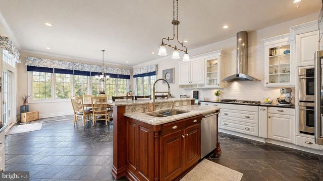69 PEBBLE BEACH DR, Egg Harbor Township, NJ 08234