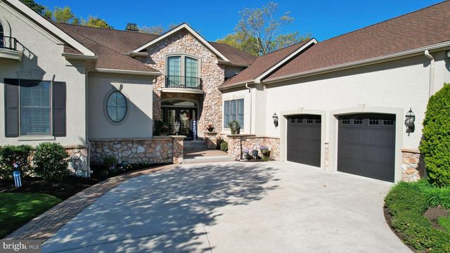 69 PEBBLE BEACH DR, Egg Harbor Township, NJ 08234