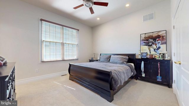 69 PEBBLE BEACH DR, Egg Harbor Township, NJ 08234