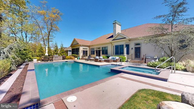 69 PEBBLE BEACH DR, Egg Harbor Township, NJ 08234