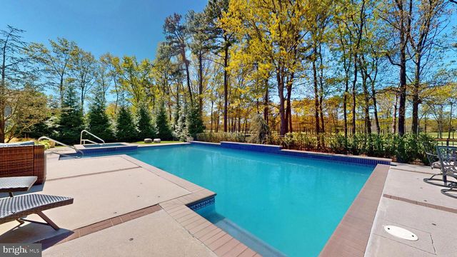 69 PEBBLE BEACH DR, Egg Harbor Township, NJ 08234