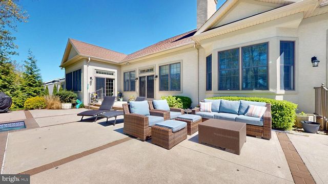 69 PEBBLE BEACH DR, Egg Harbor Township, NJ 08234