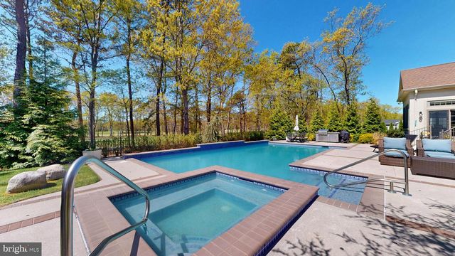 69 PEBBLE BEACH DR, Egg Harbor Township, NJ 08234