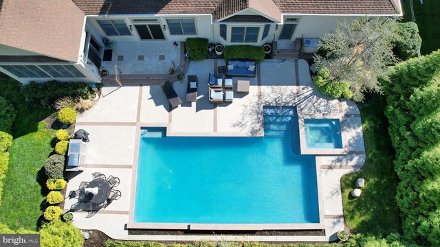 69 PEBBLE BEACH DR, Egg Harbor Township, NJ 08234