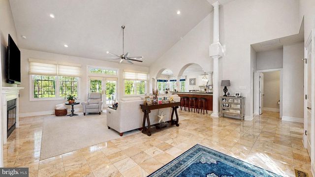 69 PEBBLE BEACH DR, Egg Harbor Township, NJ 08234