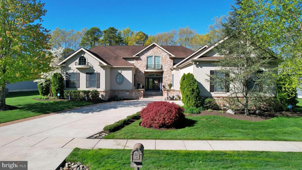 69 PEBBLE BEACH DR, Egg Harbor Township, NJ 08234