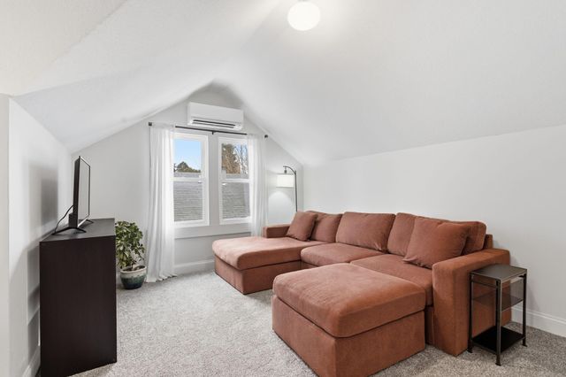 3431 38th Avenue S, Minneapolis, MN 55406