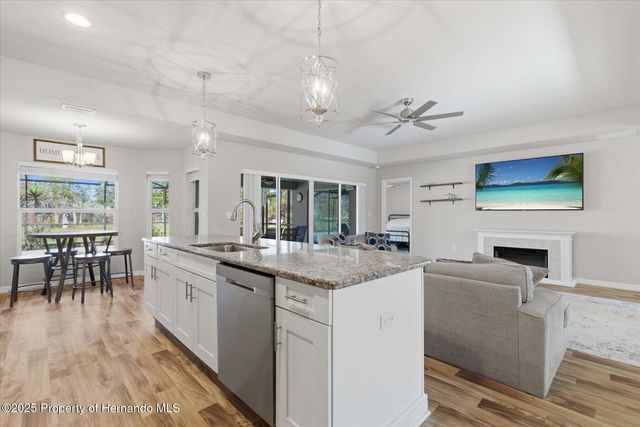 12335 House Finch Road, Weeki Wachee, FL 34614