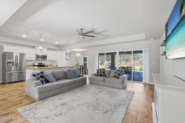 12335 House Finch Road, Weeki Wachee, FL 34614