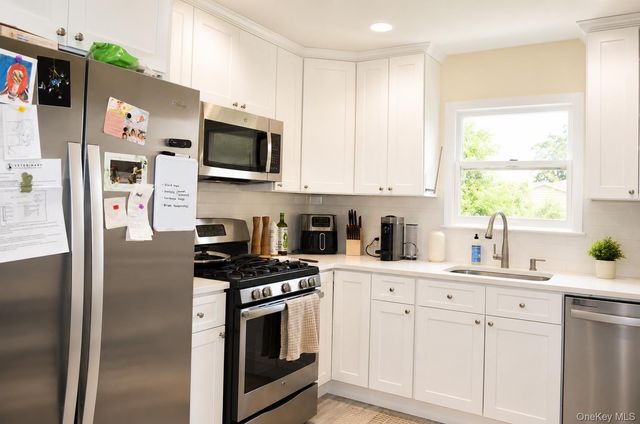 83 Lexington Avenue 2nd Fl, Westbury, NY 11590