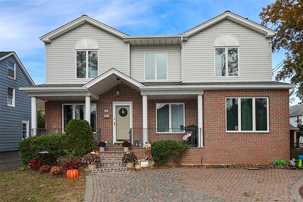 83 Lexington Avenue 2nd Fl, Westbury, NY 11590