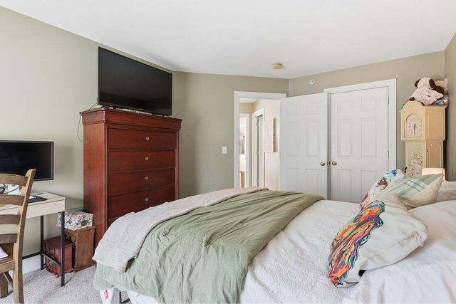 1 Maple Ridge Dr Unit 202, Merrimack, NH 03054