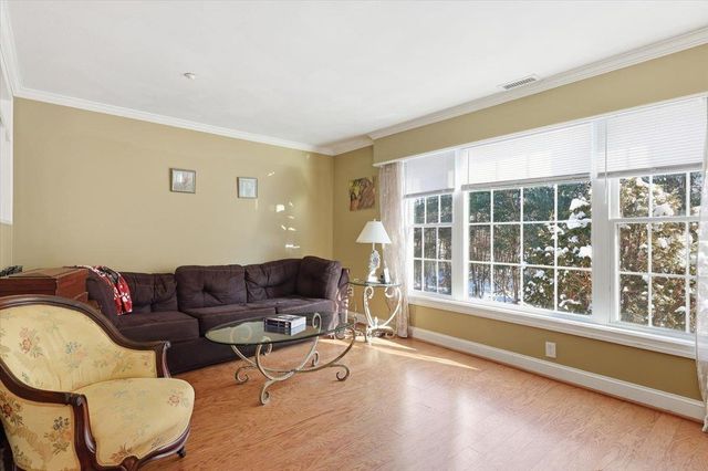 1 Maple Ridge Dr Unit 202, Merrimack, NH 03054