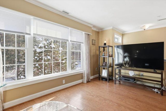 1 Maple Ridge Dr Unit 202, Merrimack, NH 03054