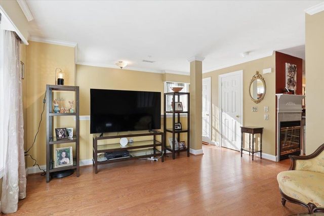 1 Maple Ridge Dr Unit 202, Merrimack, NH 03054