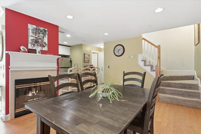 1 Maple Ridge Dr Unit 202, Merrimack, NH 03054