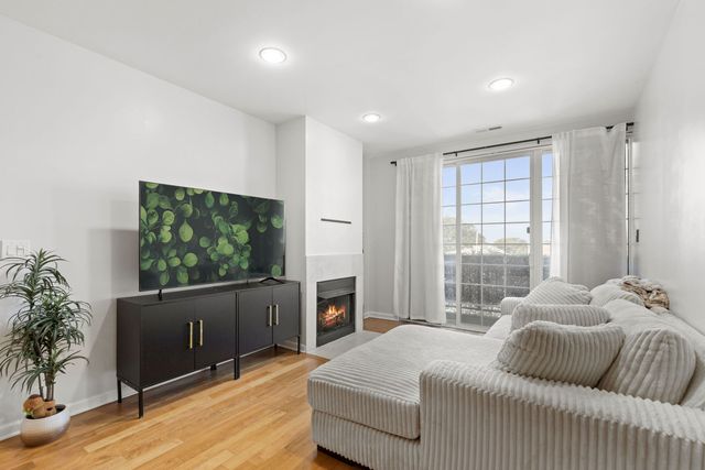 5300 N LINCOLN Avenue 4E, Chicago, IL 60625